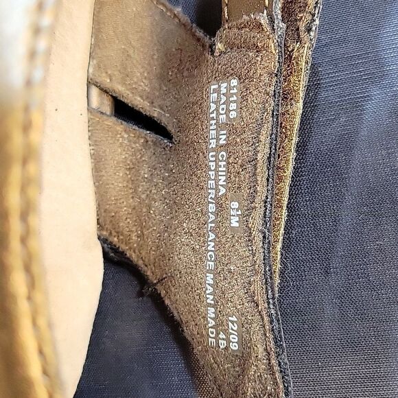 CLARKS BENDABLES WOMEN"S ADJUSTABLE BUCKLE CLOSURE SANDAL - Picture 14 of 16